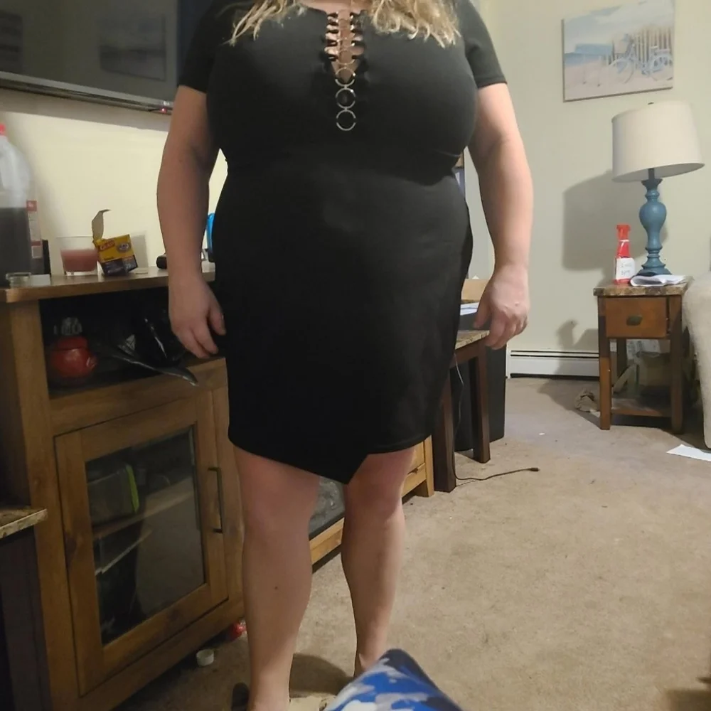 Dress - Picture 4 of 4